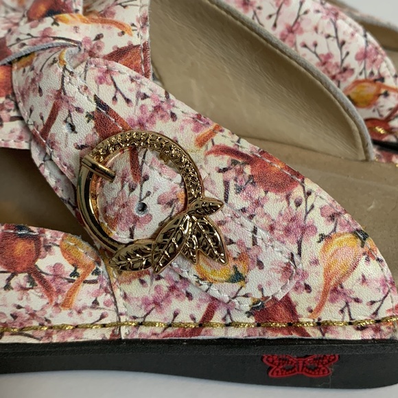 Alegria Cardinal Bird Print  Slip On Clogs Size 37 - Picture 4 of 11